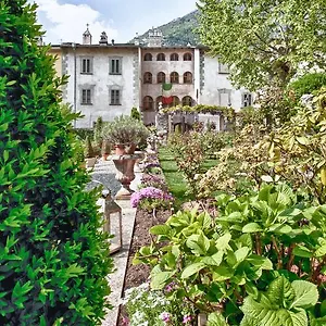 Di Charme Palazzo Lambertenghi Frühstückspension Tirano